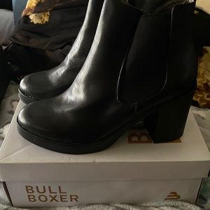 Brand New Bill Boxer Booties